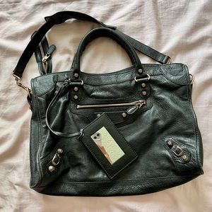 Authentic Balenciaga City Agneau Giant 12 Shoulder bag with Rose gold hardware